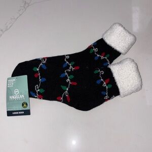 Magellan Outdoors Lodge socks black w/ Christmas lights. Size medium